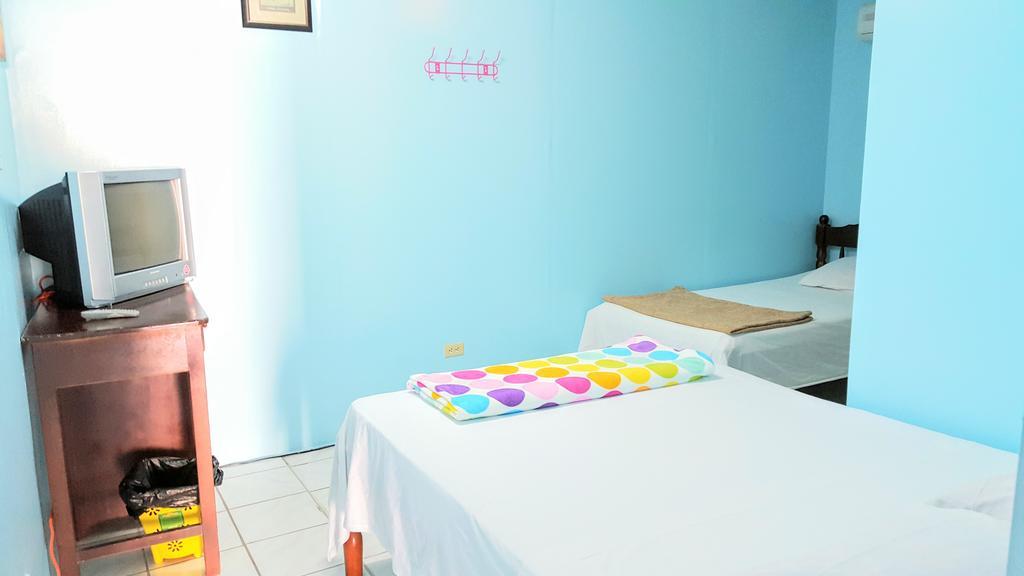 Sea Breeze Guest House 벨리즈 시티 외부 사진